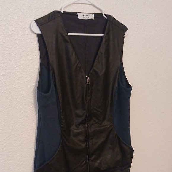 A.L.C. Black and Navy Sleeveless Vest - Picture 2 of 7